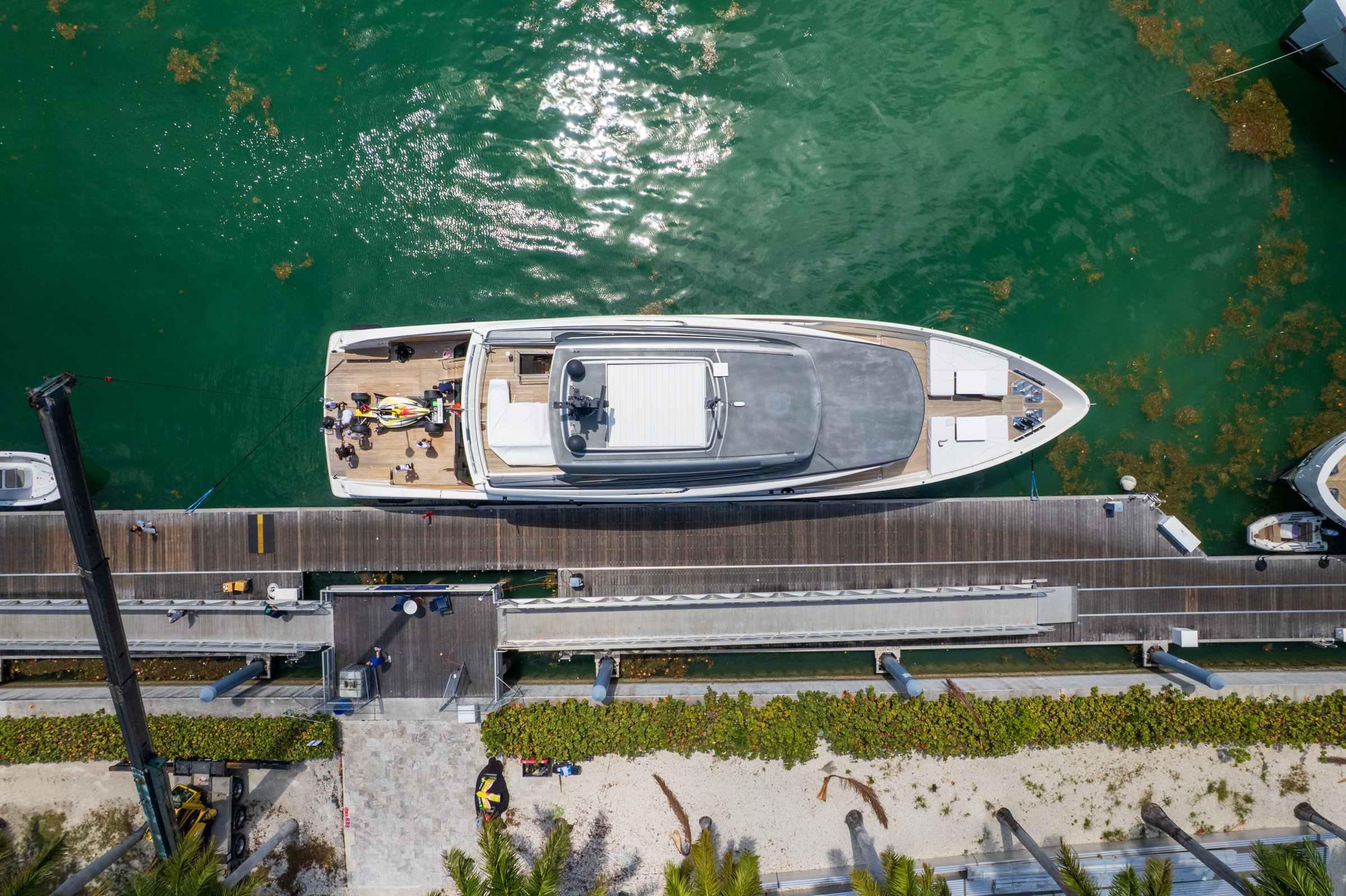 Aerial view of superyacht at dock — Fort Lauderdale