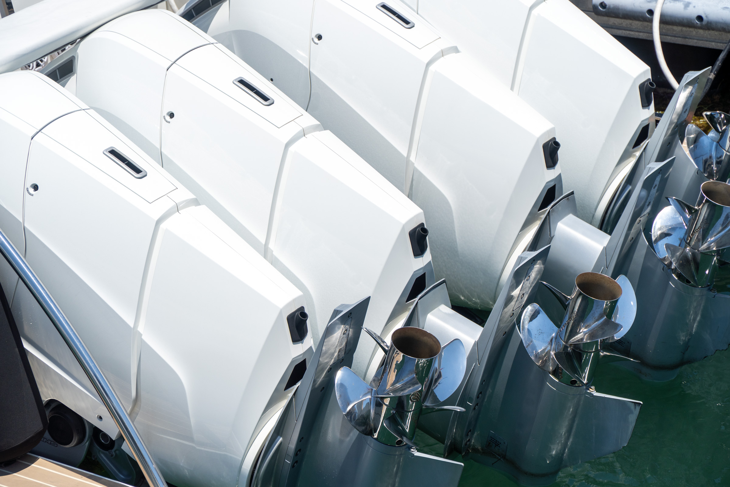 Quad outboard detail — engineering and finish
